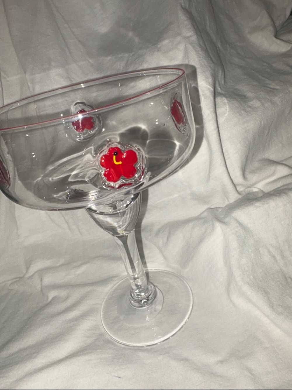 Hand-Blown Margarita Glass with Red Flower Accents Icon glass - Picture 3 of 4